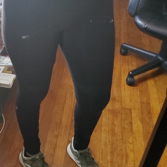 lululemon athletica Pants - Lululemon zipper pockets